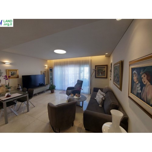 0051 - 2 Rooms, Central Jerusalem, 53 sqm, Modern, Balcony, Parking, Fitness Center, Luxury at rock bottom price - 5880 NIS